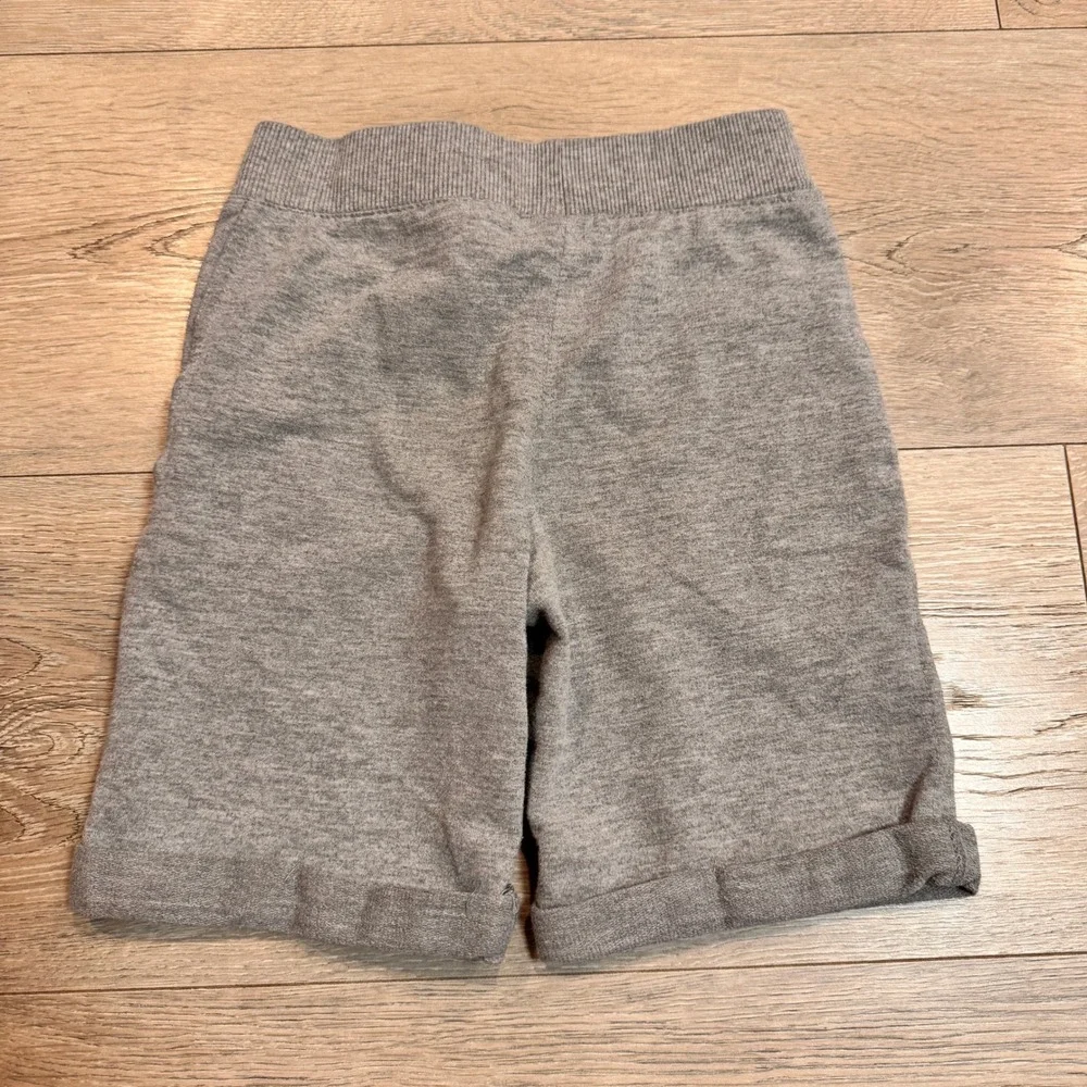 Marvel Spiderman Shorts Boys Gray Knit Graphic Logo Comfy Size 5 Sweatshirt Knit